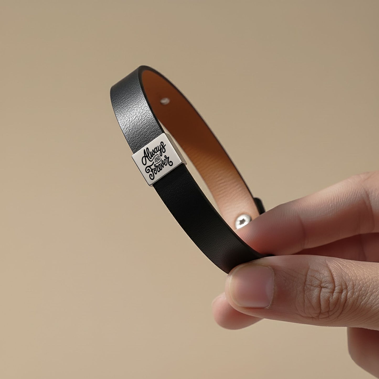 Edles Kunstleder-Armband für deinen Sohn mit Gravur